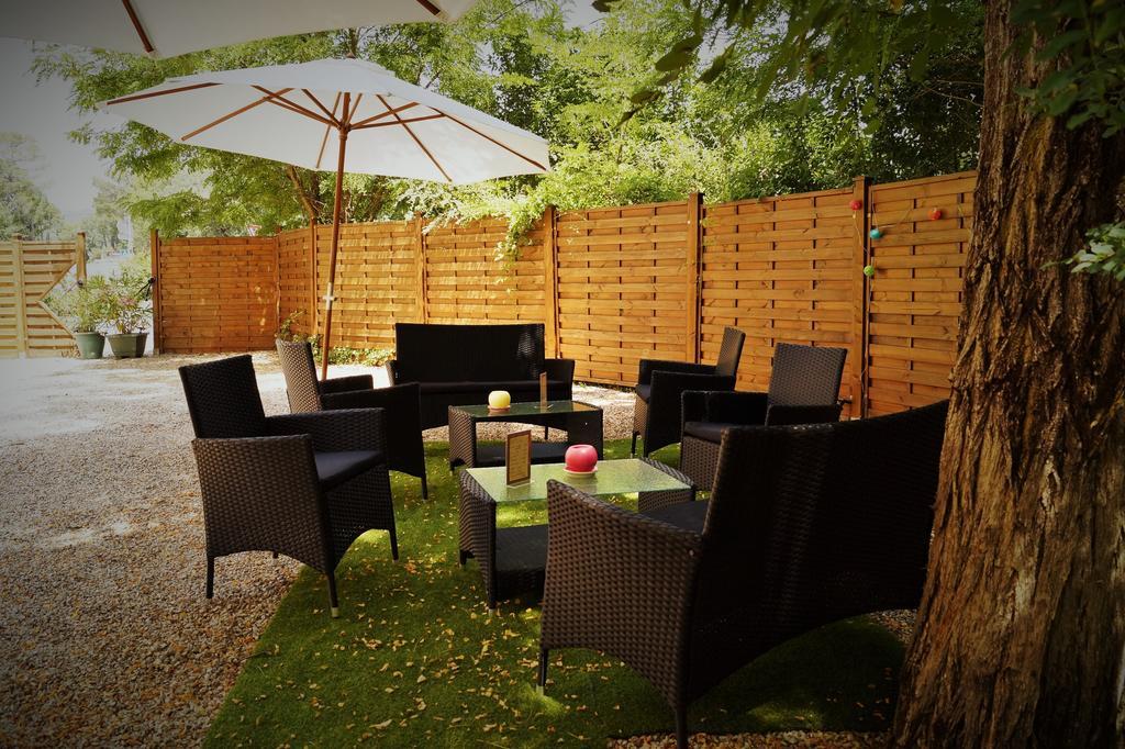 Human Hotel Restaurant Park Villecroze Exteriör bild