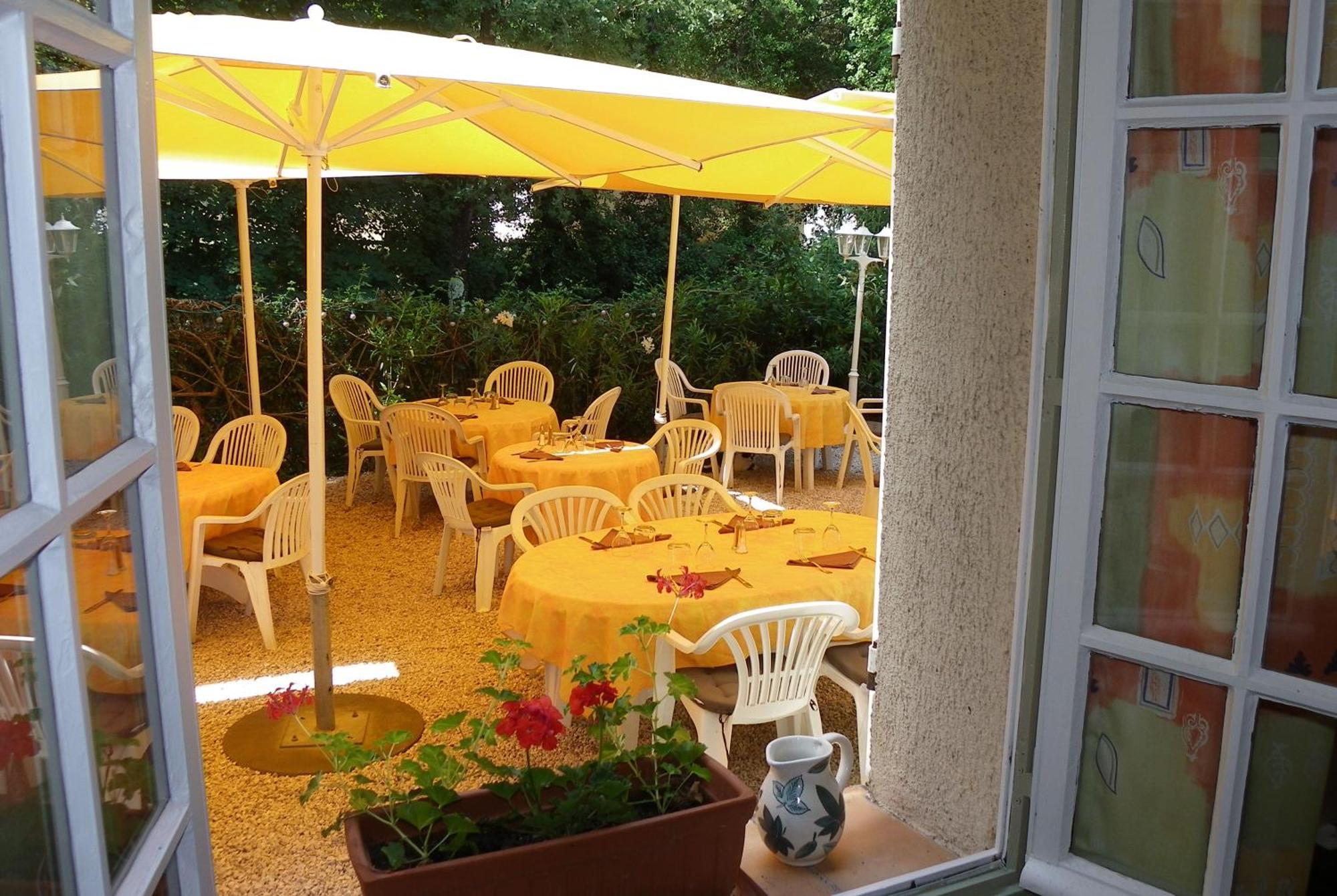 Human Hotel Restaurant Park Villecroze Exteriör bild